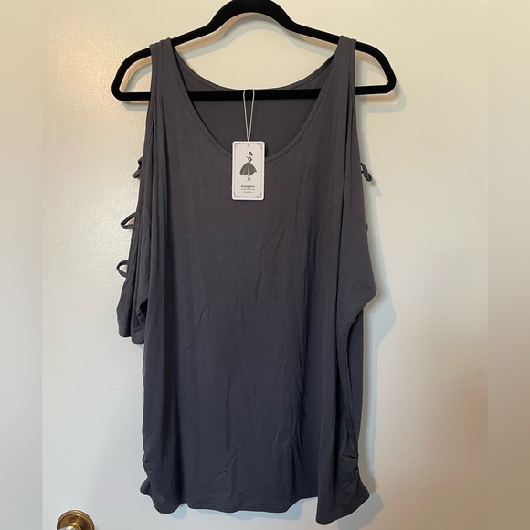 Loose fit top with hollowed out sleeves - Picture 3 of 6